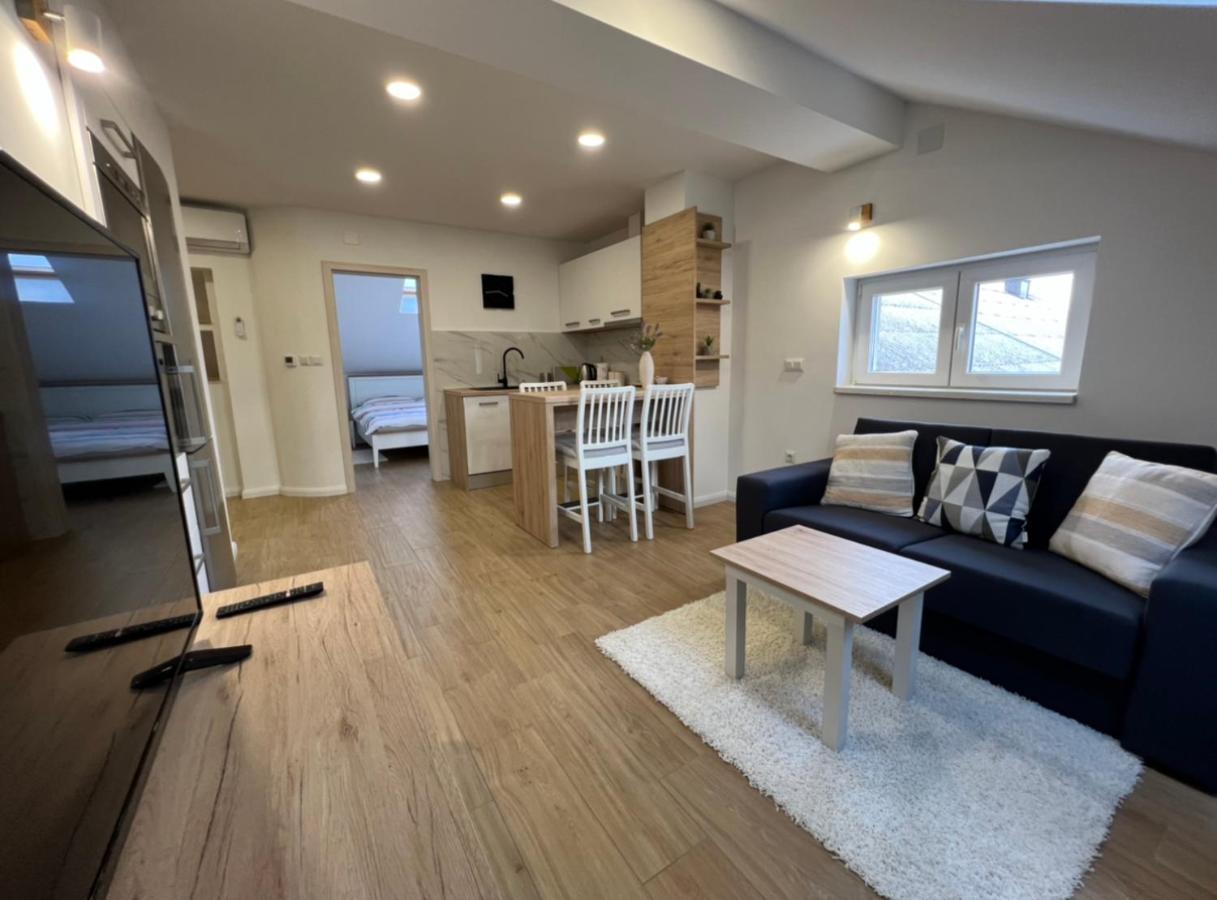 קארלובץ Apartmani Nova מראה חיצוני תמונה