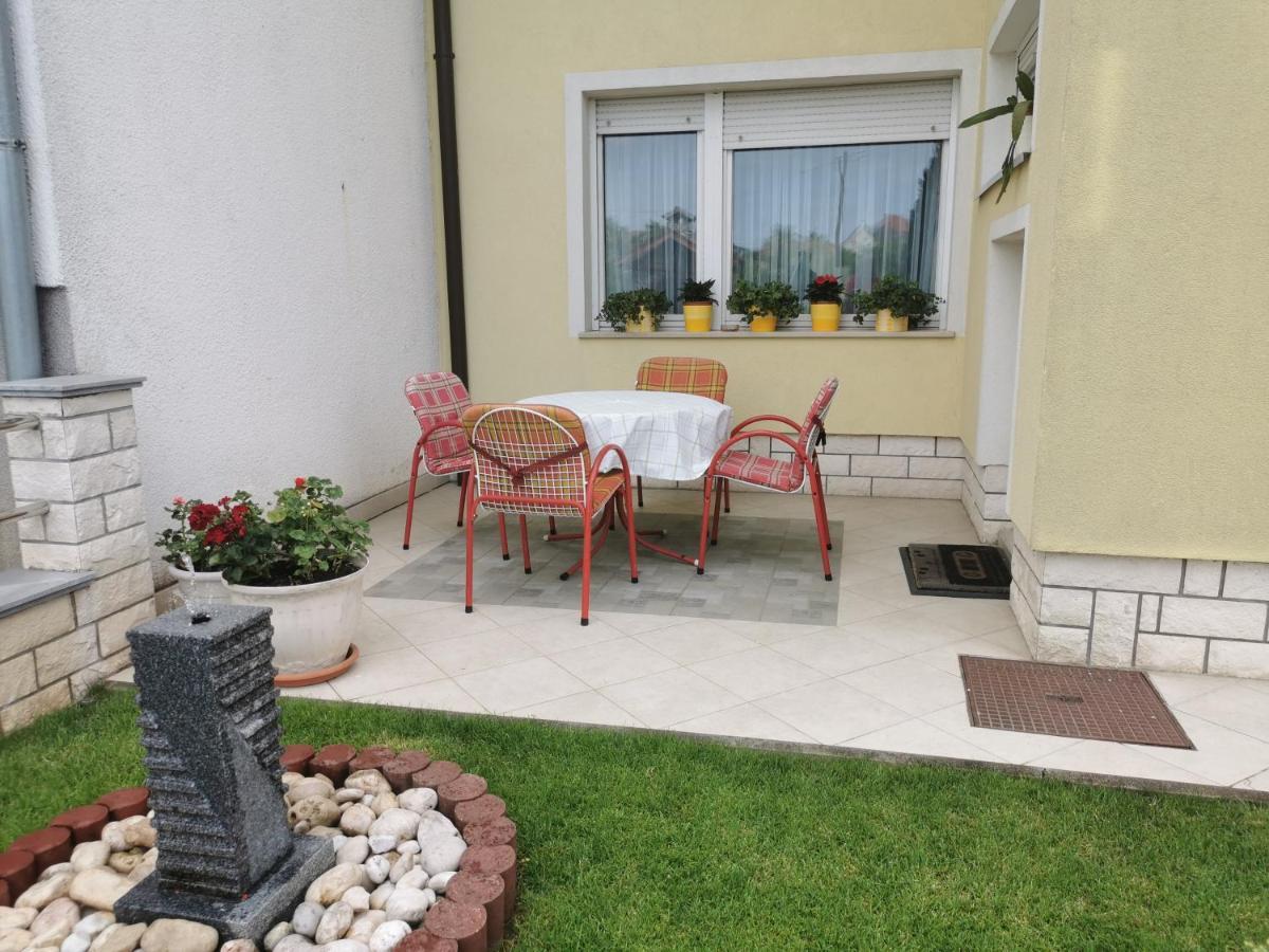 קארלובץ Apartmani Nova מראה חיצוני תמונה