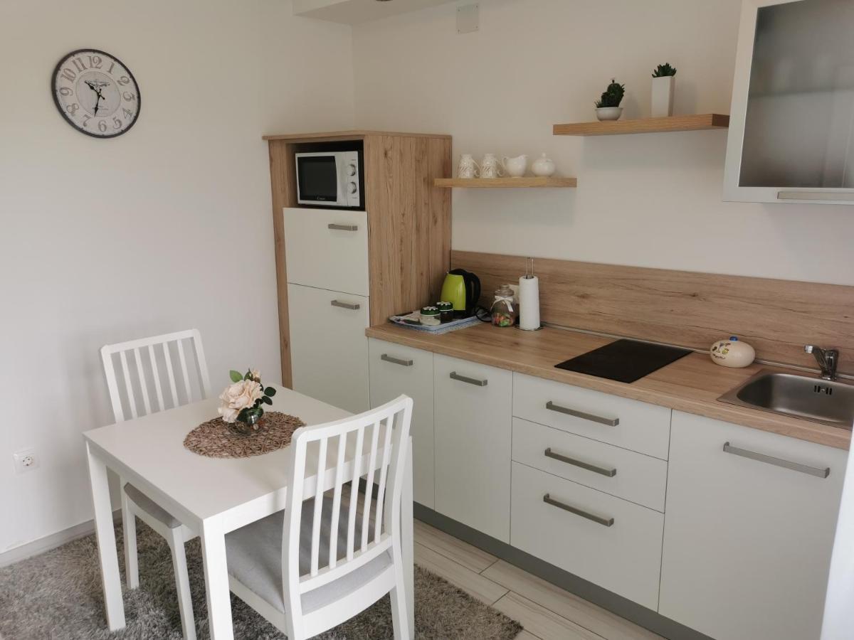 קארלובץ Apartmani Nova מראה חיצוני תמונה
