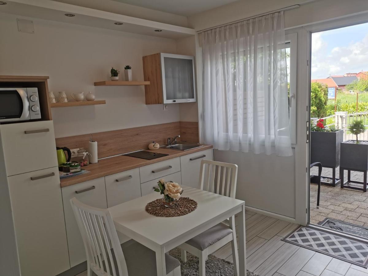 קארלובץ Apartmani Nova מראה חיצוני תמונה