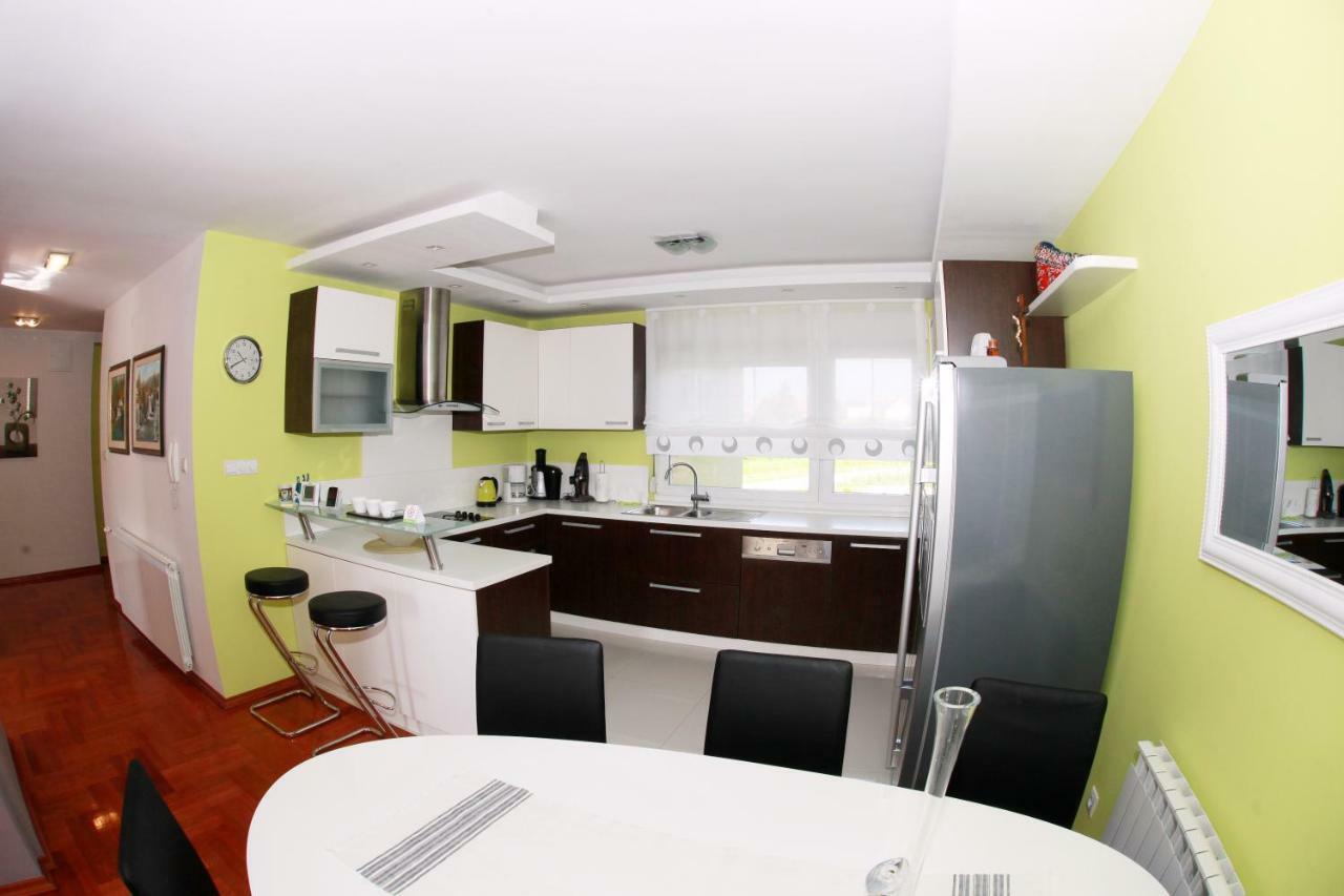 קארלובץ Apartmani Nova מראה חיצוני תמונה
