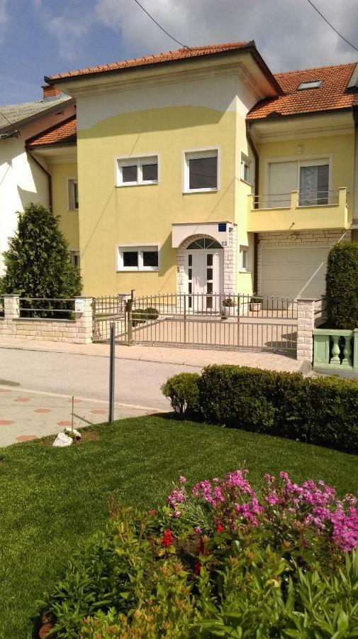 קארלובץ Apartmani Nova מראה חיצוני תמונה